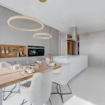 Vila Serenity Heights - Luxury Concierge Services *