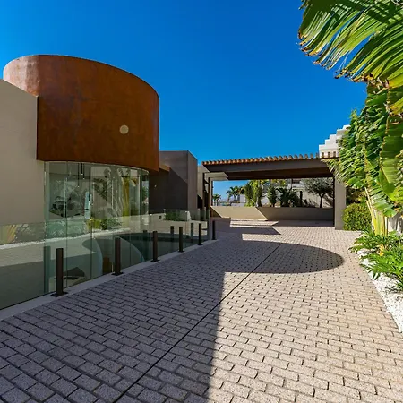 Serenity Heights - Luxury Concierge Services וילה