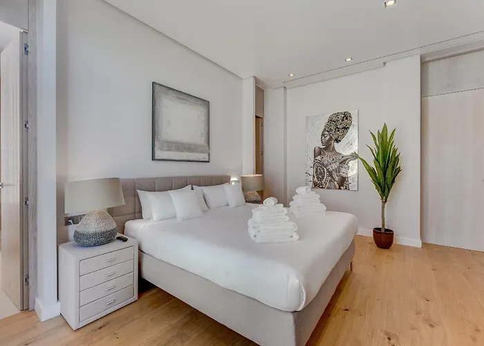 Serenity Heights - Luxury Concierge Services فيلة أذيخي